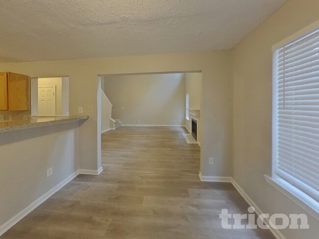 Building Photo - 4122 Ravenwood Ct