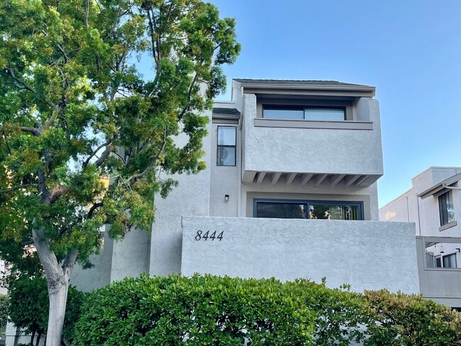 Plano de planta - 105 Hayesbury Drive - 2.º piso - 8444 Via Sonoma