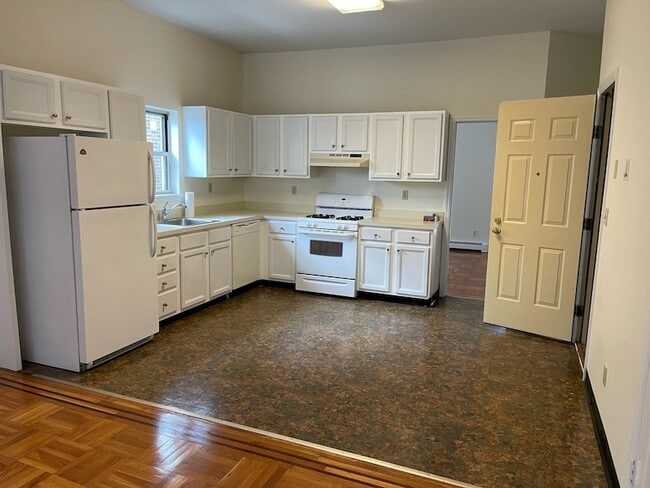 Building Photo - 55 Bonn Pl