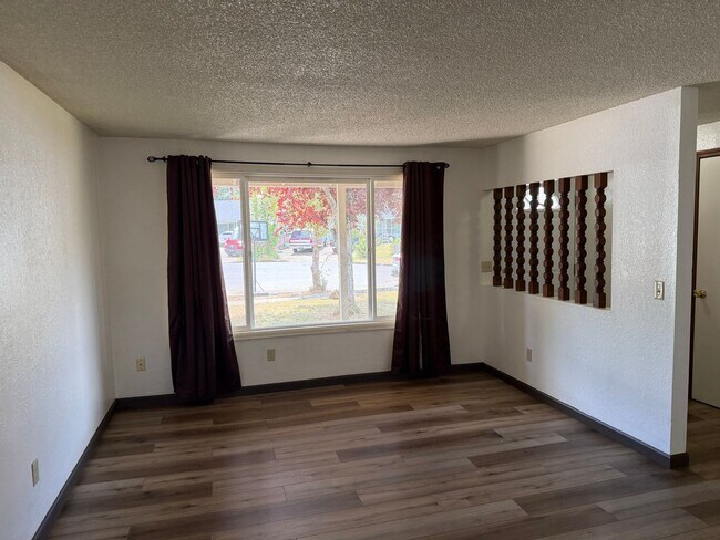 Foto del edificio - 3 bedroom 2 bath house in Thurston!