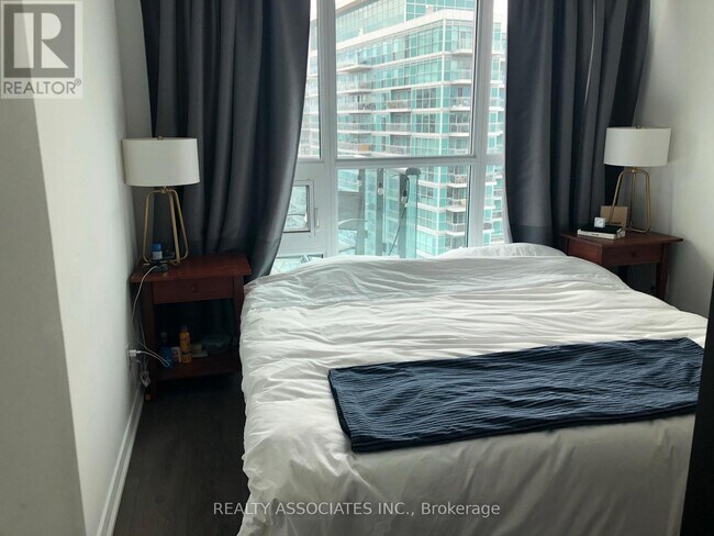 Building Photo - 150 E Liberty St