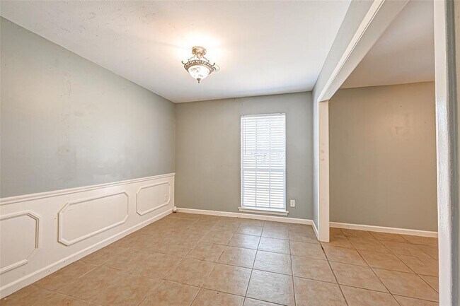 Building Photo - 7407 Beechnut St