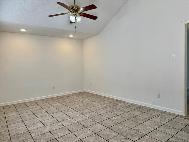 Building Photo - 904 Milford Way