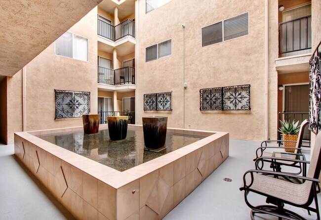 Building Photo - Tremont Apartments | 514 S Catalina St