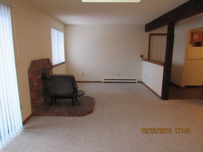 Building Photo - CONDO IN RIFLE!