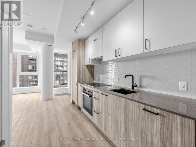 Building Photo - 5 Quarrington Ln