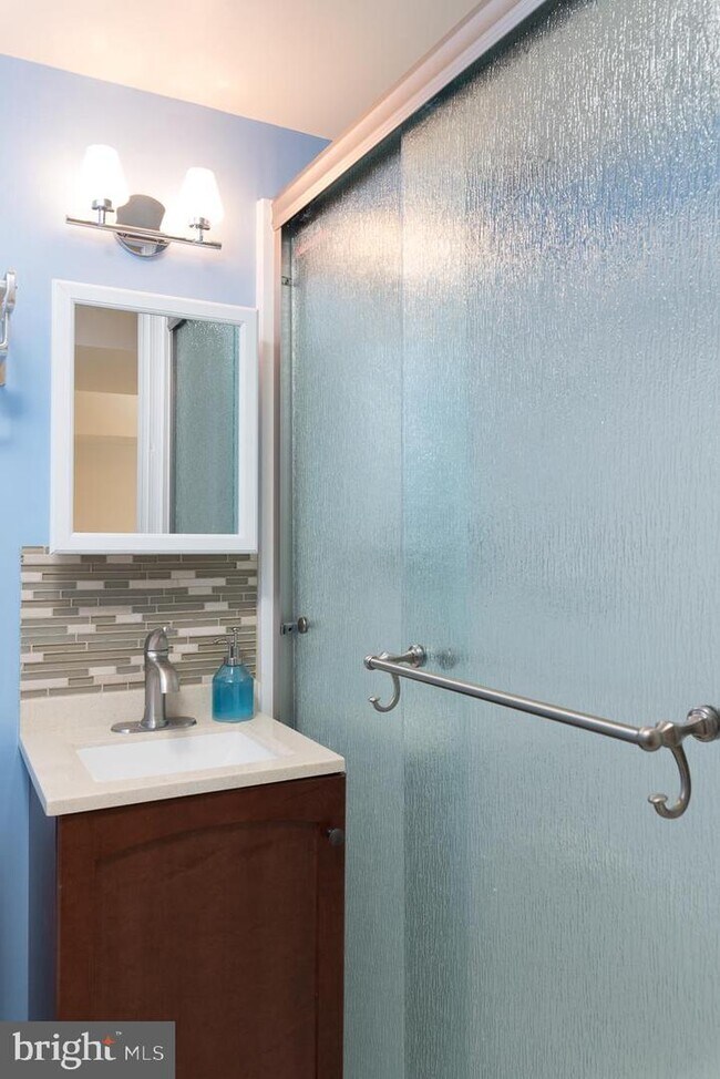 Building Photo - 3219 12th Pl SE