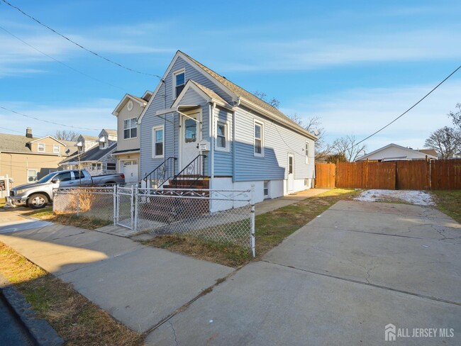 Building Photo - 14 John St