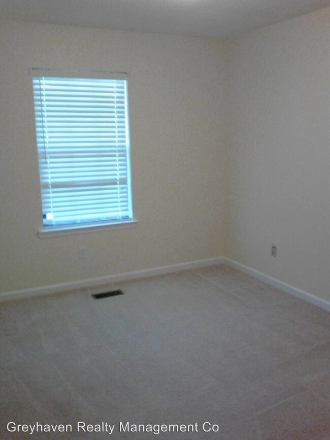 Building Photo - 8322 Hamilton Oaks Dr