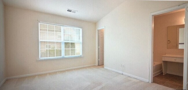 Building Photo - 769 Crestwell Cir SW