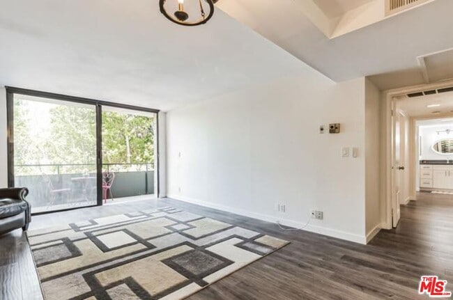 Foto del edificio - 10535 Wilshire Blvd