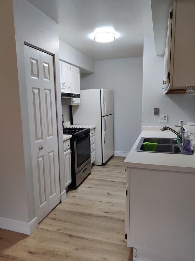 Foto del edificio - 2526 Berkshire Ct