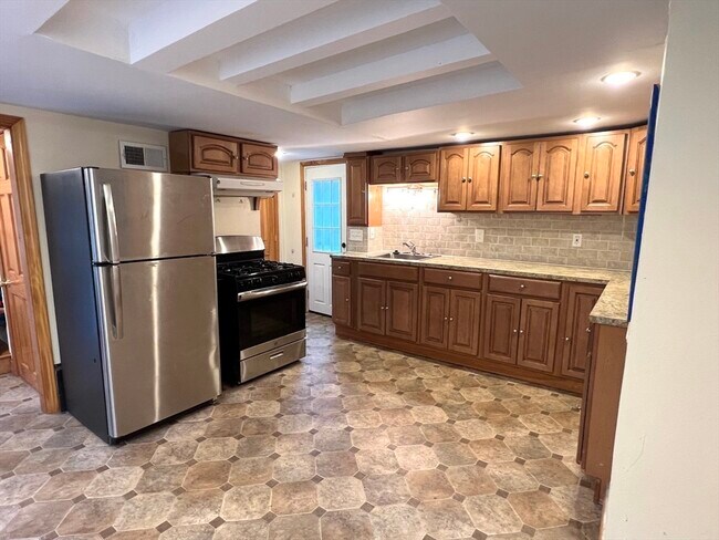 Foto del edificio - 107 Springfield St