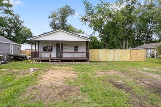 Building Photo - 57025 Greenlawn Ave