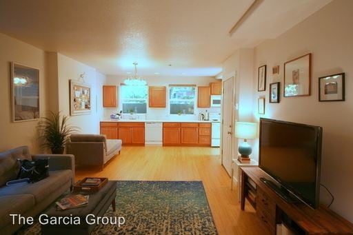 Primary Photo - 1 br, 1 bath Apartment - 121 NW 22nd Place