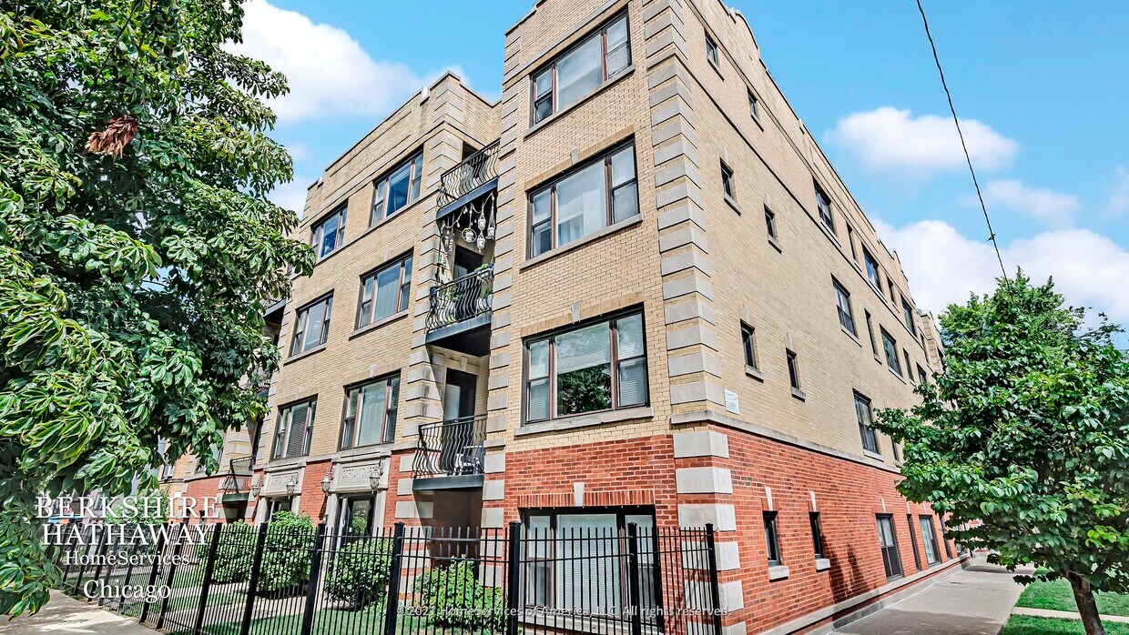 2706 W CORTLAND Street Condo for Rent in Chicago, IL