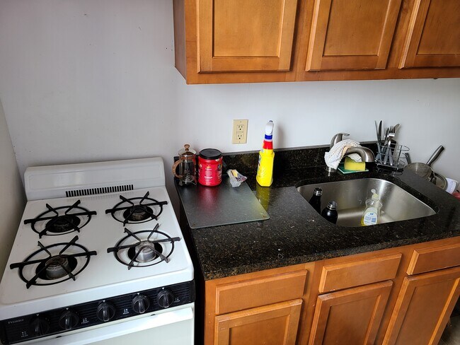 Foto del edificio - 1198 Commonwealth Ave