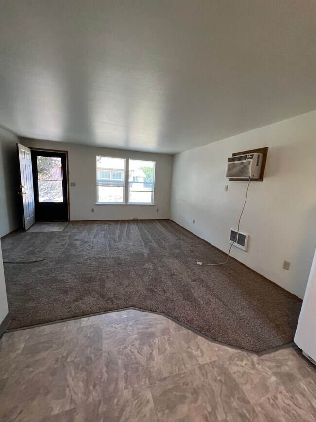 Building Photo - d1317