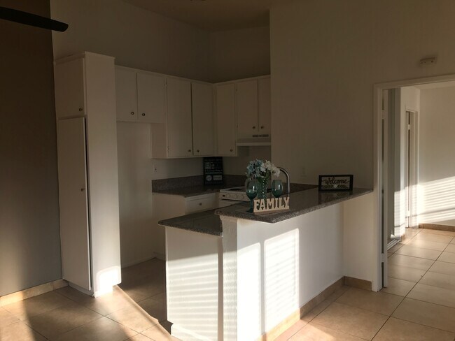 Foto del edificio - 12330 Osborne Pl