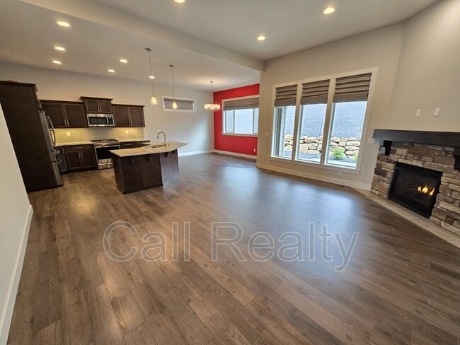 Building Photo - 5530 N Radium Ln