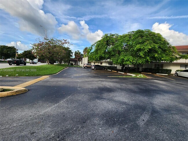 Foto del edificio - 461 NW 107th Ave