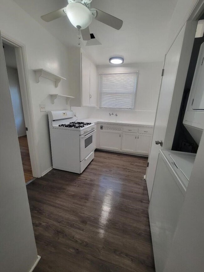 Building Photo - 5625