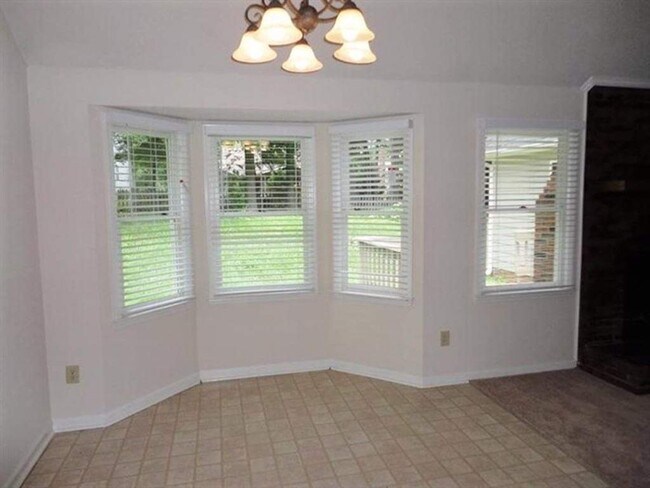 Building Photo - 14223 Carriage Lake Dr