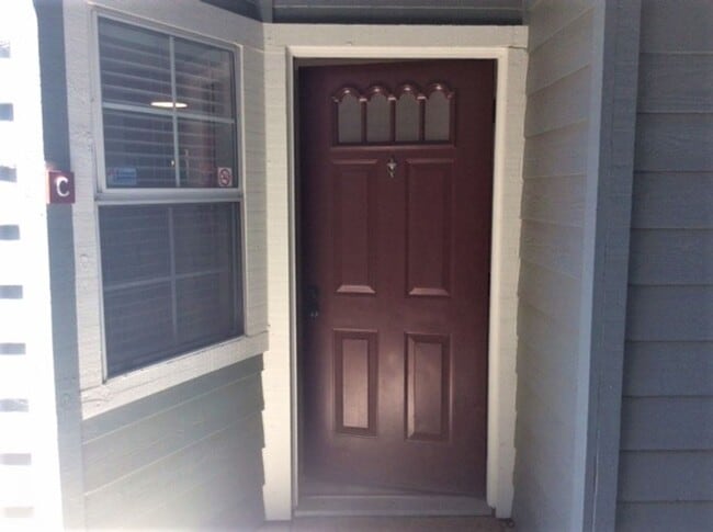Building Photo - Single-Level 1 Bedroom Home with Garage – ...