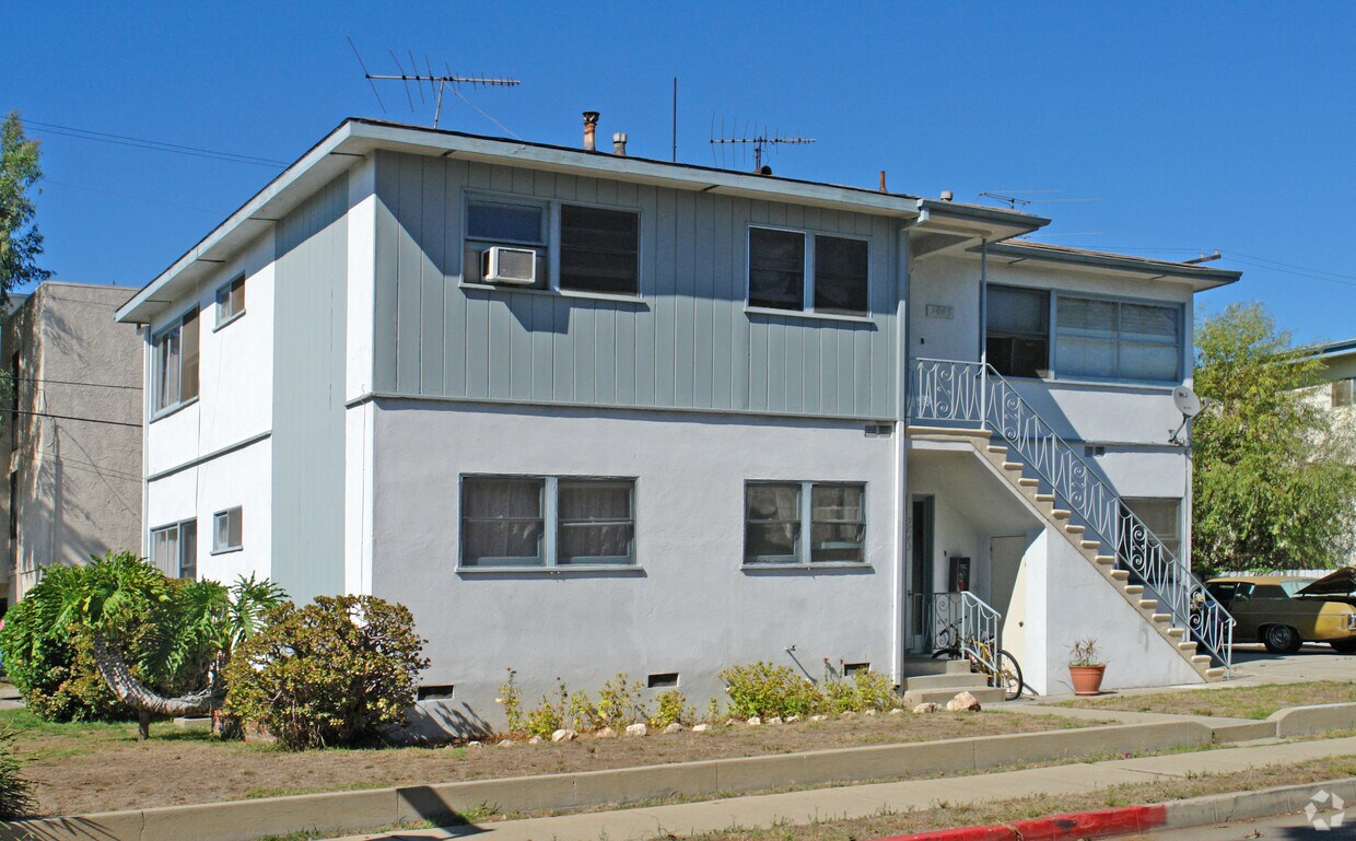 Foto del edificio - 3624 Hughes Ave