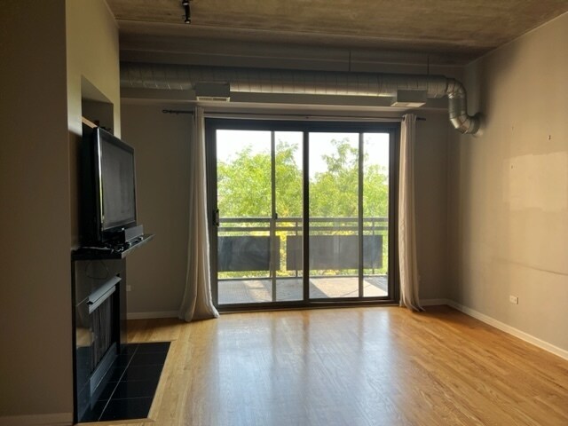 Foto del edificio - 1735 W Diversey Pkwy