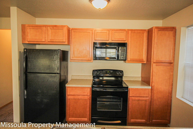 Building Photo - Comfy Ground Level 1 Bed with Private Patio!