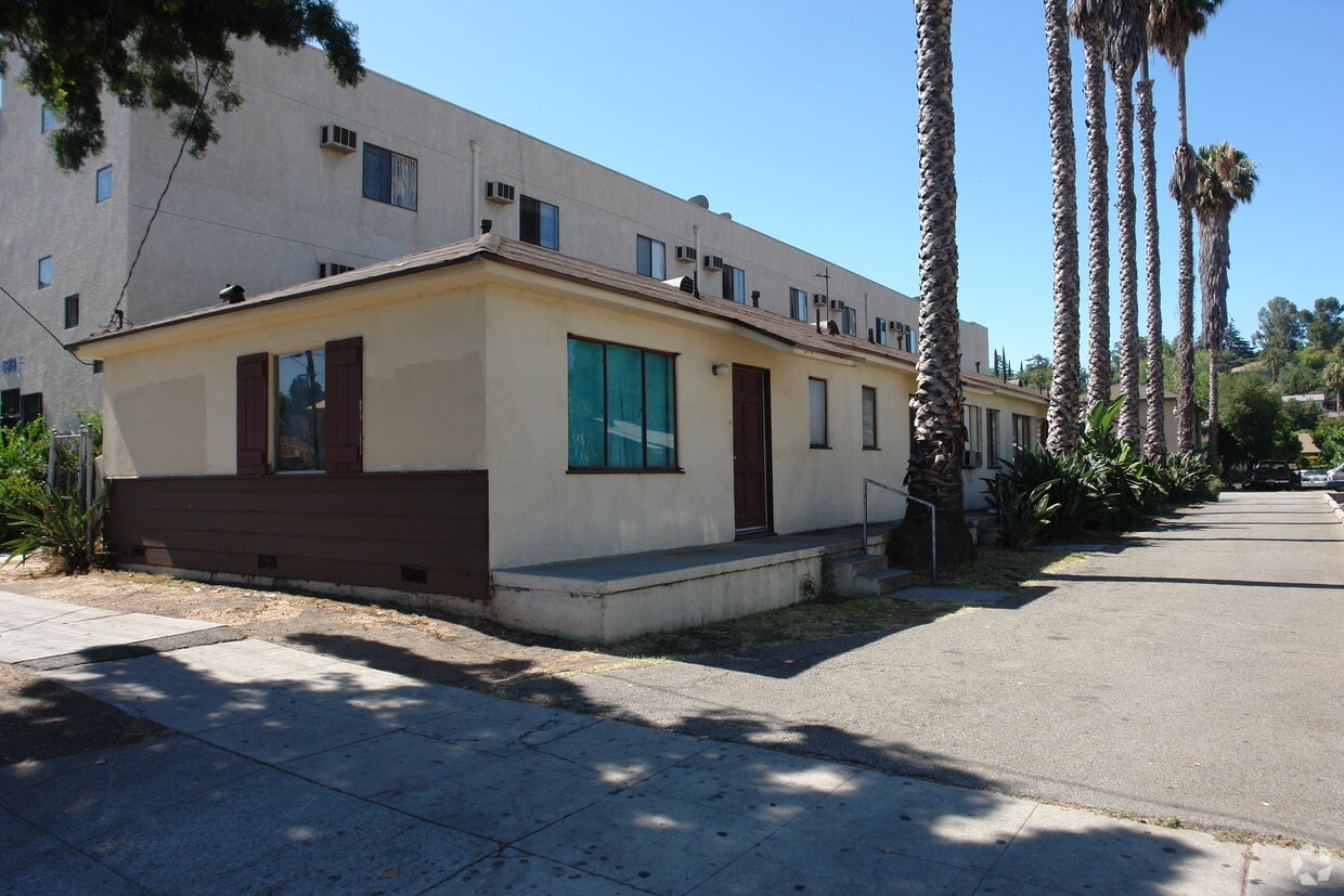 Primary Photo - 4610 York Blvd