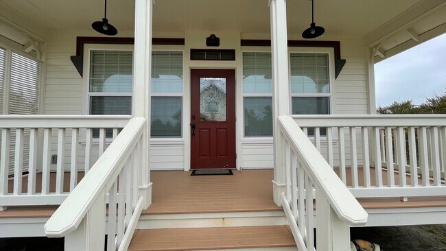Building Photo - 493 Ocean Spray St