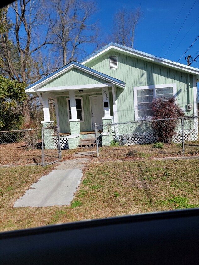 Primary Photo - 1310 Elizabeth Ave