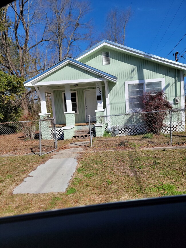 Building Photo - 1310 Elizabeth Ave