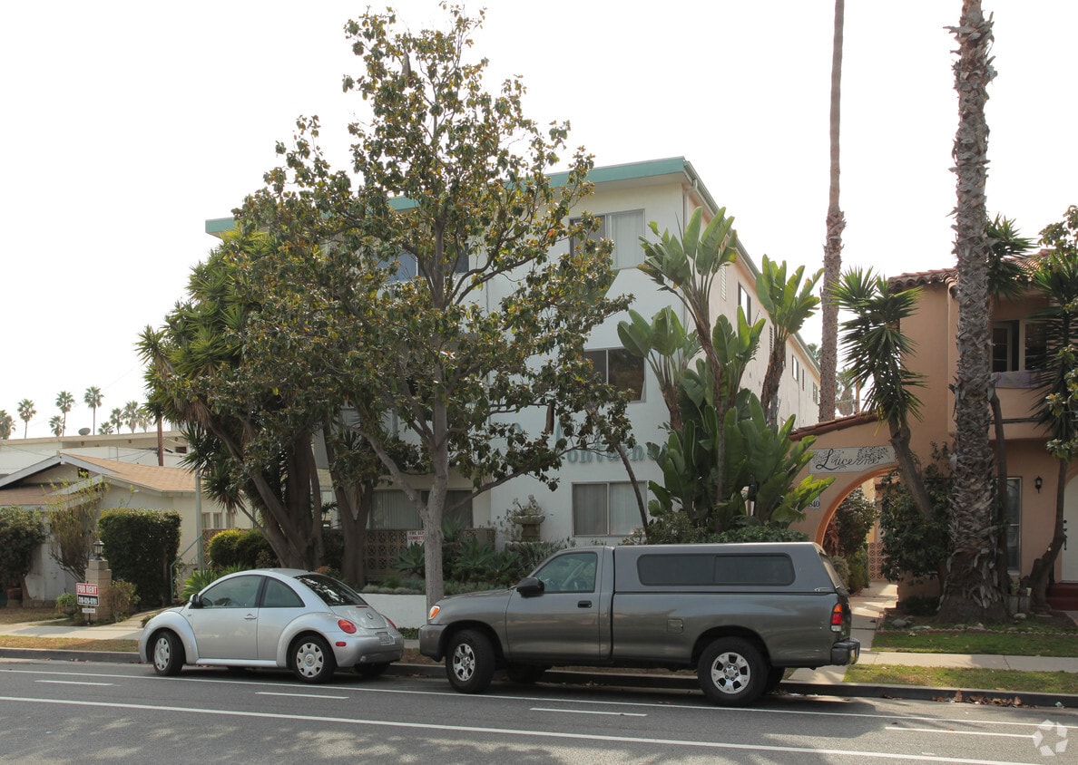 Building Photo - 844 6th St