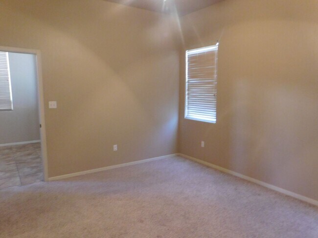Foto del edificio - Beautiful 3 bedroom to bath house in the S...