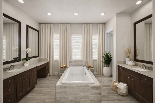 Building Photo - 2003 Covent Garden Station