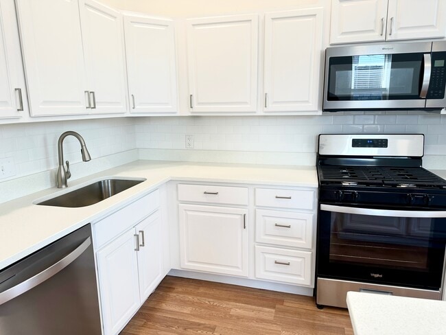Building Photo - 1009 S Taylor Ave