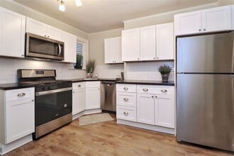 Building Photo - 63 Laidlaw Ave