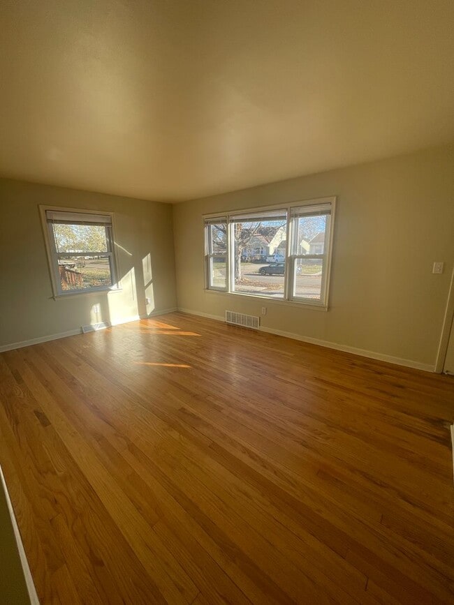 Building Photo - Two-Story Home in Ypsilanti Township