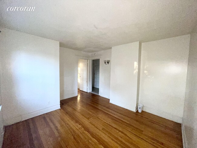 Foto del edificio - 424 E 5th St