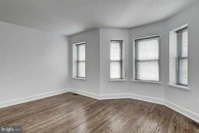 Building Photo - 3363 18th St NW