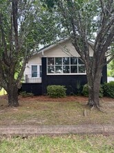 Building Photo - 407 N Ridge Ave