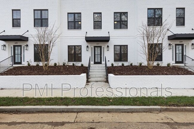 Building Photo - 229 S Bilbro Ave