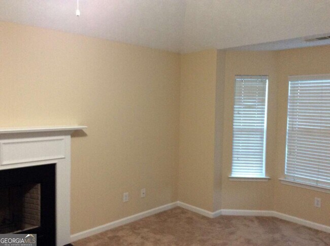 Building Photo - 4015 Yellow Pine Ct
