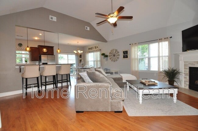 Foto del edificio - 156 Cottonham Ct