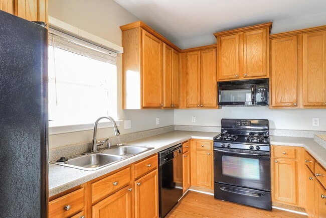 Building Photo - 4639 Liberty Square Dr