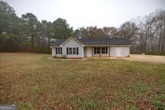 Building Photo - 641 Honey Creek Rd