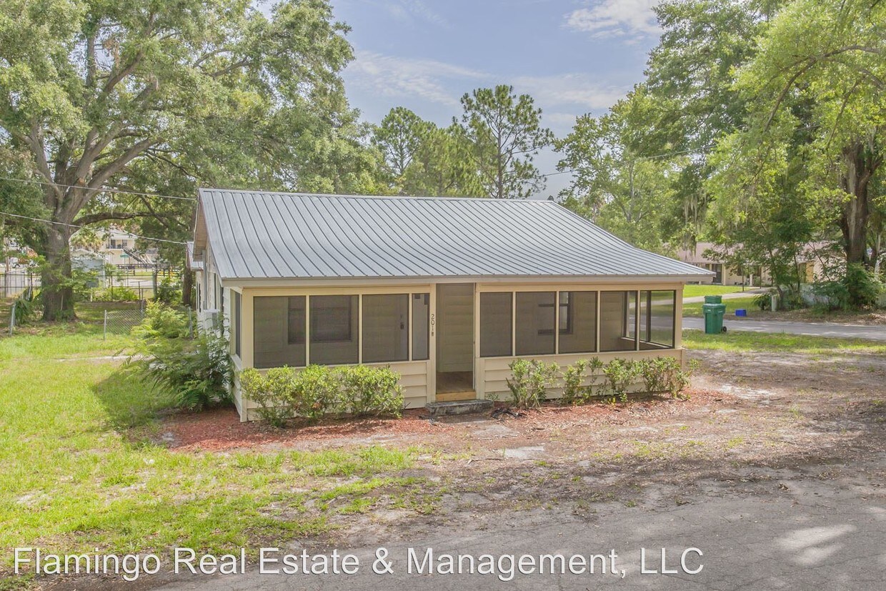 2 Br 1 Bath House 201 Florida St House For Rent In Wildwood Fl Apartments Com